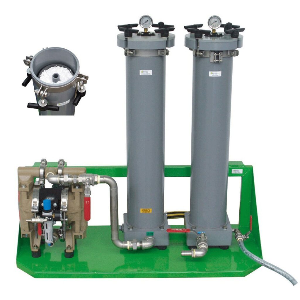 Microfiltration chamber and surface treatment baths deoiling
