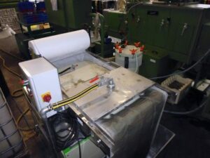 Automatic roller-top skimmer Aspifloc TS Skimmer and Chamber Epur Oil GM for filtration of surface tretament bath oil in line